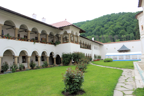 Im Innenhof des Klosters Horezu