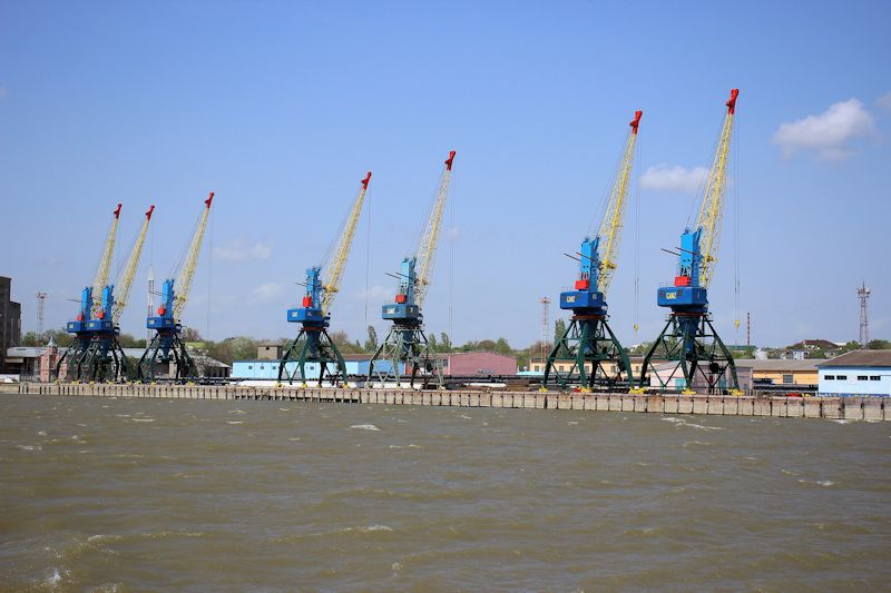 Blick auf die Hafenanlage der ukrainischen Stadt Ismajil