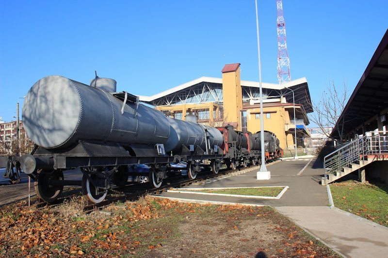 Dampflok 1501051 vor dem Hauptbahnhof in Galaţi
