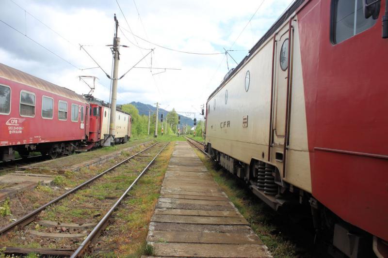 Foto: Bahnhof Câmpulung Moldovenesc - Mit der Bahn durch Rumänien - Urlaub in Rumänien Mit der Bahn durch Rumänien - Urlaub in Rumänien