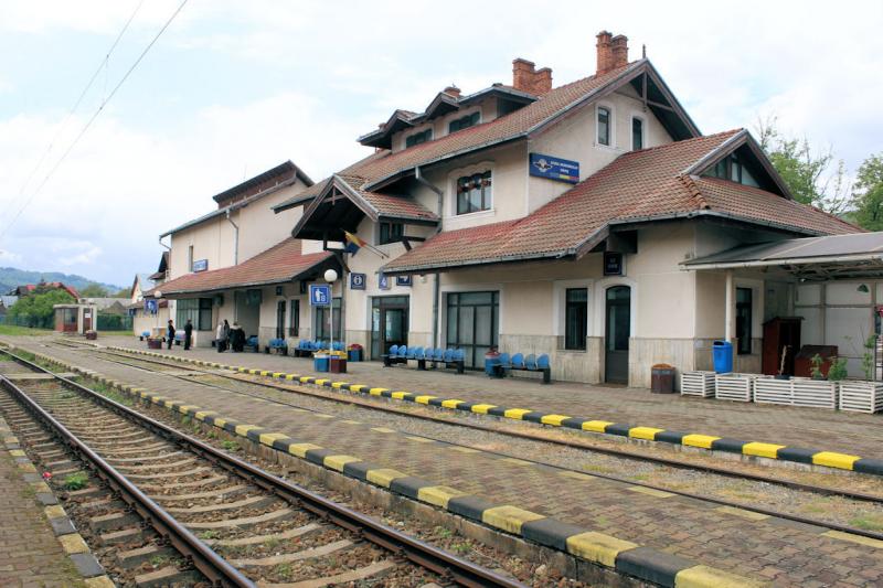 Foto: Bahnhof Gura Humorului - Mit der Bahn durch Rumänien - Urlaub in Rumänien Mit der Bahn durch Rumänien - Urlaub in Rumänien