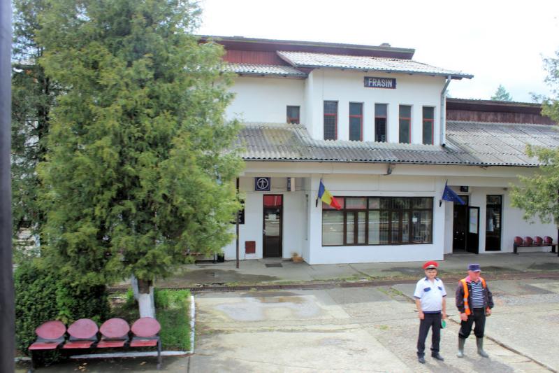 Foto: Bahnhof Frasin - Mit der Bahn durch Rumänien - Urlaub in Rumänien Mit der Bahn durch Rumänien - Urlaub in Rumänien