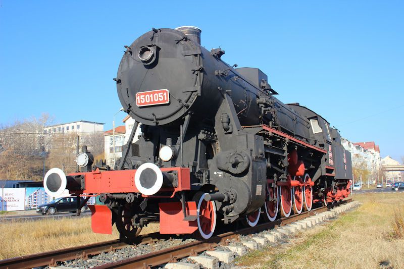 Dampflok 1501051 vor dem Hauptbahnhof in Galaţi