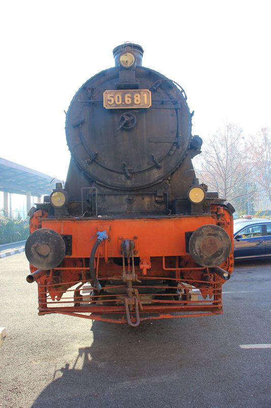 Dampflok 1501051 vor dem Hauptbahnhof in Galaţi