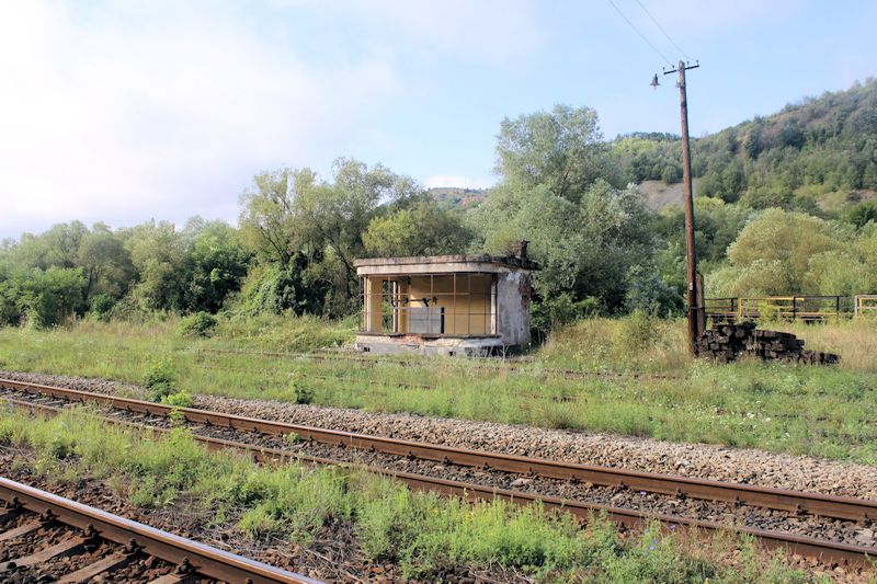 Alte Waage am Bahnhof von Poieni Alte Waage am Bahnhof von Poieni