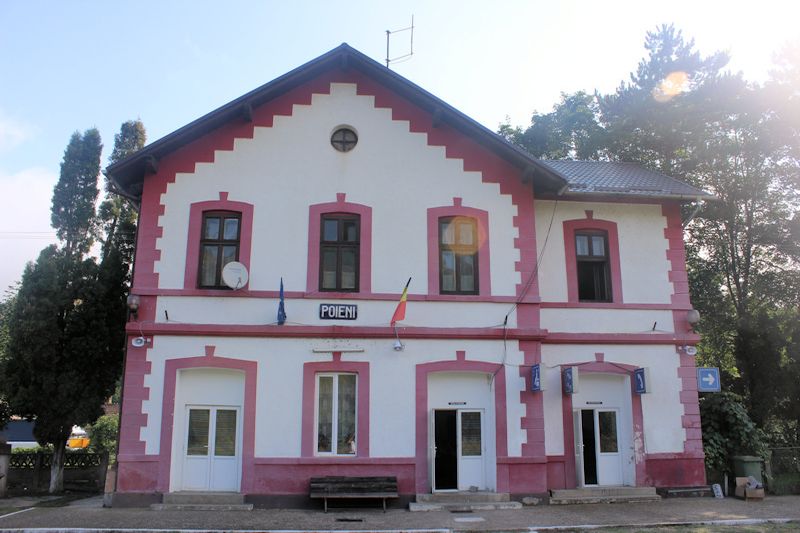 Der Bahnhof von Poieni, zwischen den Städten Oradea und Cluj Napoca Der Bahnhof von Poieni, zwischen den Städten Oradea und Cluj Napoca