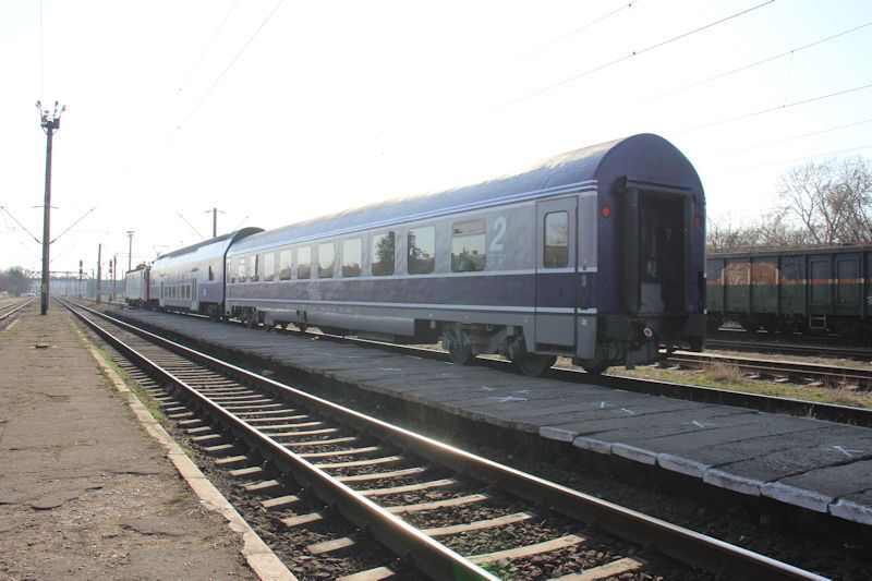 Der Bahnhof in Barboși - Abfahrt R 7366 vom Bahnhof Barboși nach Buzău