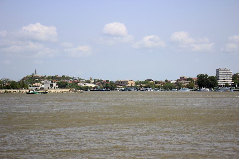 Blick auf Tulcea vom Catamaran "Delta Express 2" aus