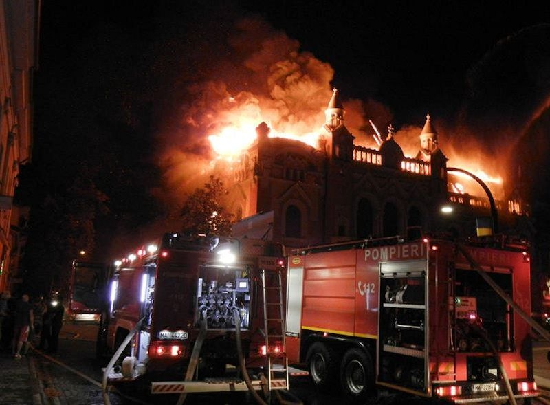 Foto: Großbrand des griechisch-katholischer Bischofspalastes am 25. August 2018