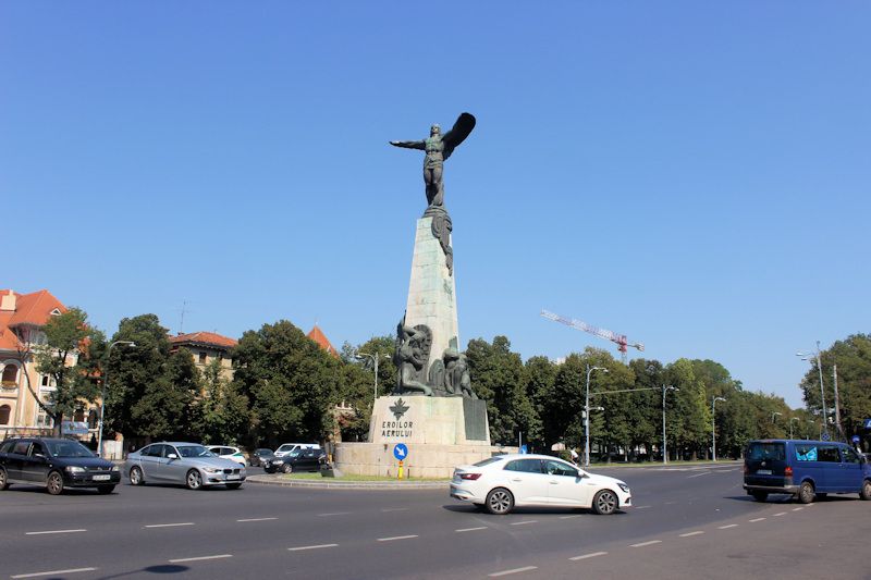 "Monumentul Eroilor Aerului" (Denkmal der Luftheroen) in Bukarest "Monumentul Eroilor Aerului" (Denkmal der Luftheroen) in Bukarest