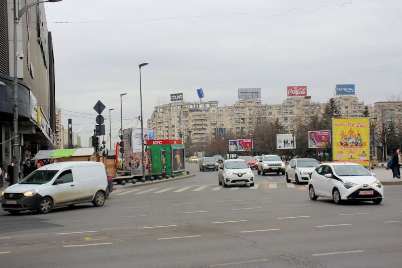 Foto: Blick auf den Platz der Einheit - Piața Unirii im Zentrum von Bukarest - Entlang des Bulevardul Ion C. Brătianu im Zentrum von Bukarest Entlang des Bulevardul Ion C. Brătianu im Zentrum von Bukarest