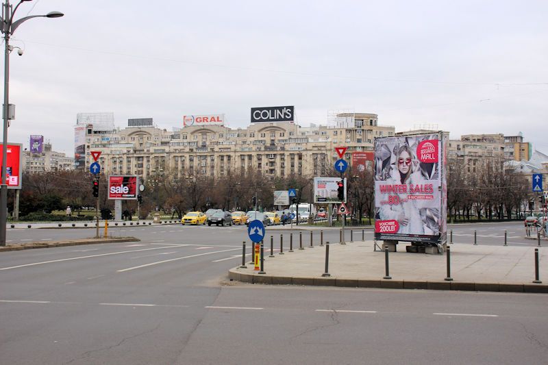 Foto: Blick auf den Platz der Einheit - Piața Unirii im Zentrum von Bukarest - Entlang des Bulevardul Ion C. Brătianu im Zentrum von Bukarest Entlang des Bulevardul Ion C. Brătianu im Zentrum von Bukarest