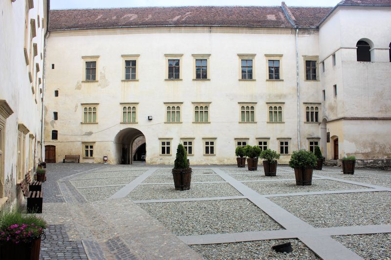 Die Burg Fagaras - Burggebäude Die Burg Fagaras - Burggebäude