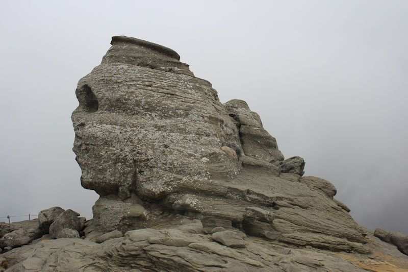 Foto: Die Bucegi-Sphinx auf dem Bucegi Plateau - Mit der Seilbahn (Telecabina) von Busteni auf das Bucegi Plateau Foto: Die Bucegi-Sphinx auf dem Bucegi Plateau