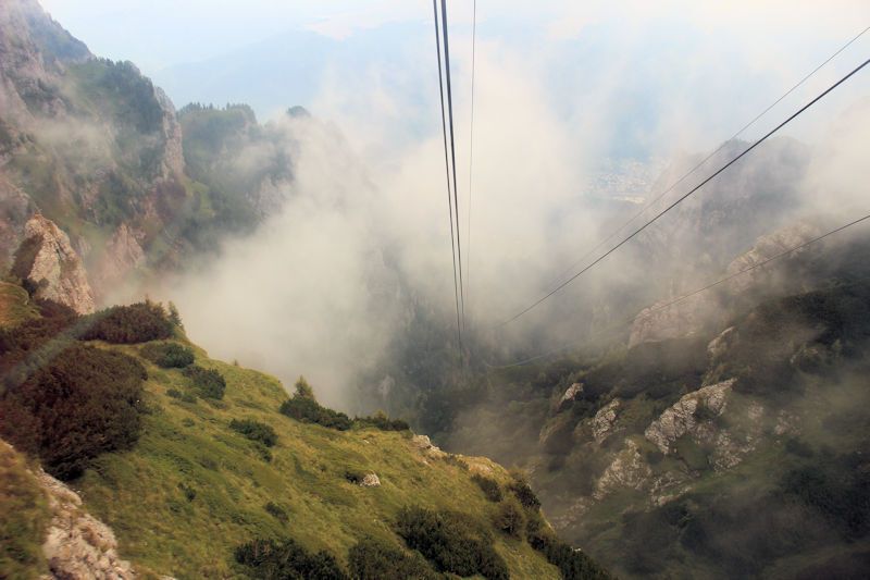 Foto: Rückfahrt mit der Seilbahn (Telecabina) nach Busteni - Mit der Seilbahn (Telecabina) von Busteni auf das Bucegi Plateau Foto: Rückfahrt mit der Seilbahn (Telecabina) nach Busteni
