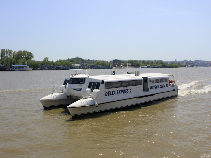 Catamaran auf der Donau bei Tulcea - Fahrt von Tulcea nach Sulina