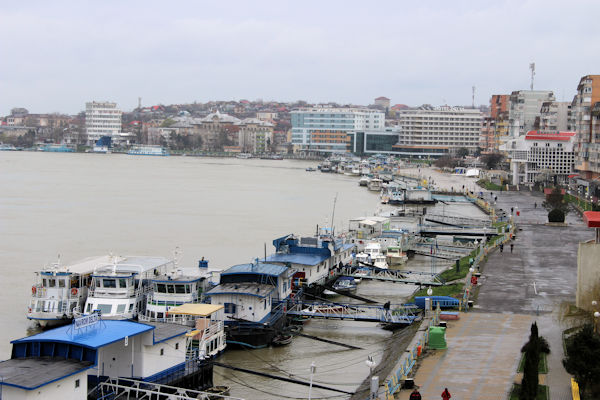 Blick auf den Hafen in Tulcea am 11. März 2016