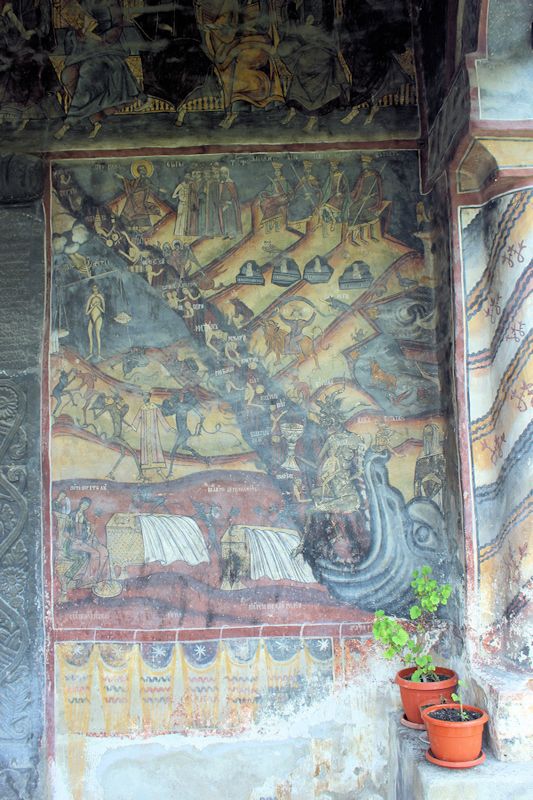 Im Stadtzentrum von Horezu - die rumänisch-orthodoxe Kirche Im Stadtzentrum von Horezu - die rumänisch-orthodoxe Kirche