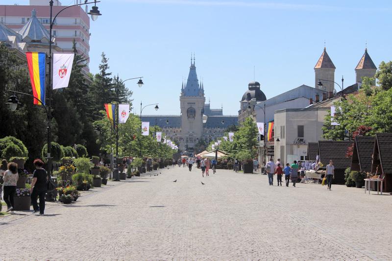 Iasi - Blick auf den Kulturpalast (Palatul Culturii) Iasi - Blick auf den Kulturpalast (Palatul Culturii)