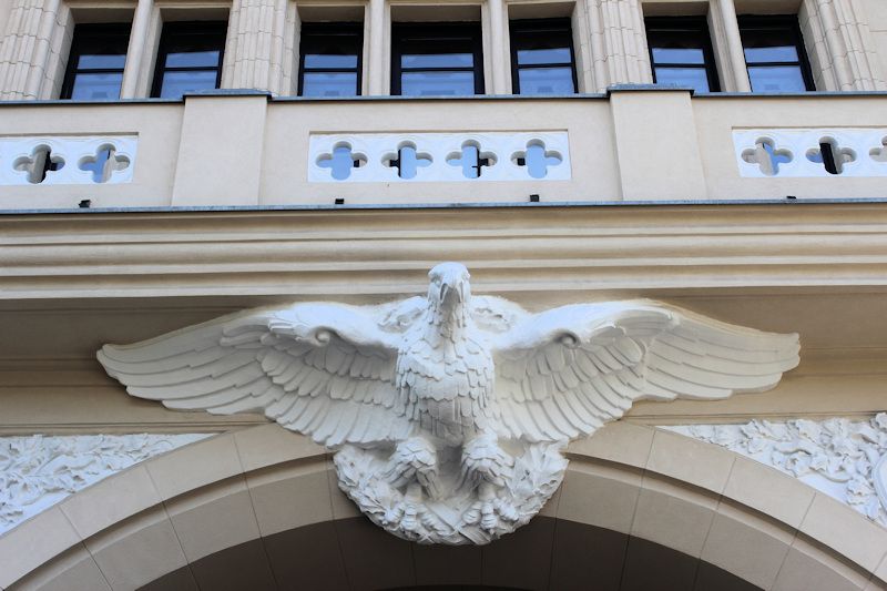 Iasi - Eingangsbereich des Kulturpalastes (Palatul Culturii) Iasi - Eingangsbereich des Kulturpalastes (Palatul Culturii)