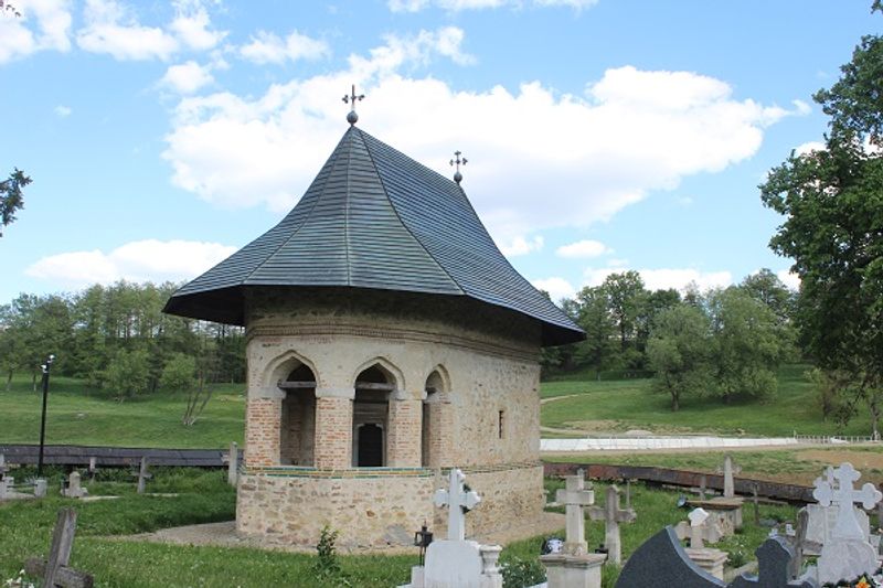 Das Kloster Dragomirna - Friedhof Das Kloster Dragomirna - Friedhof