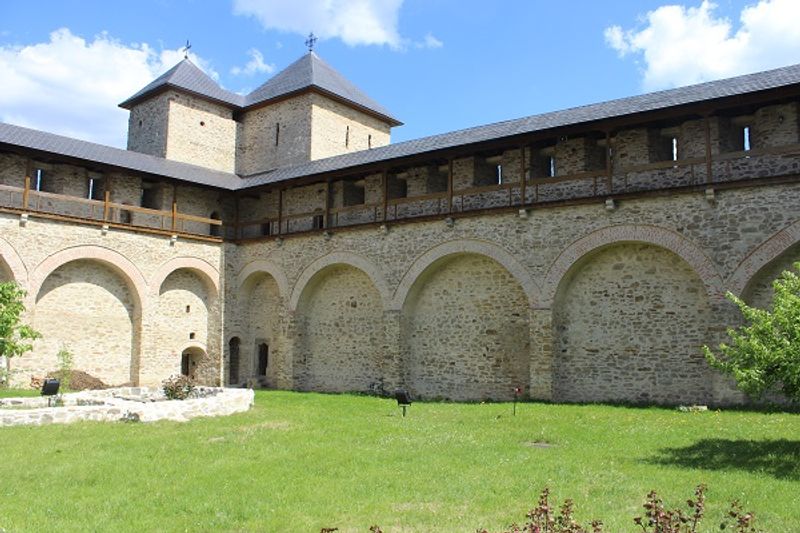 Das Kloster Dragomirna - Innenhof Das Kloster Dragomirna - Innenhof
