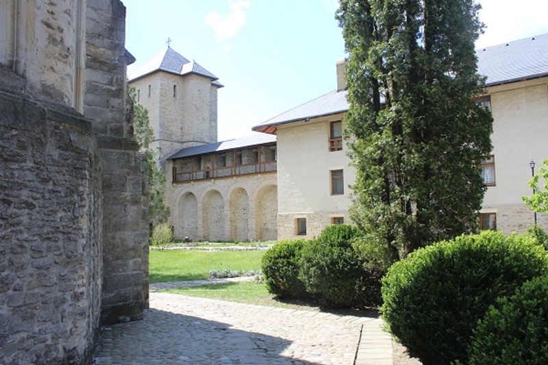 Das Kloster Dragomirna - Innenhof Das Kloster Dragomirna - Innenhof