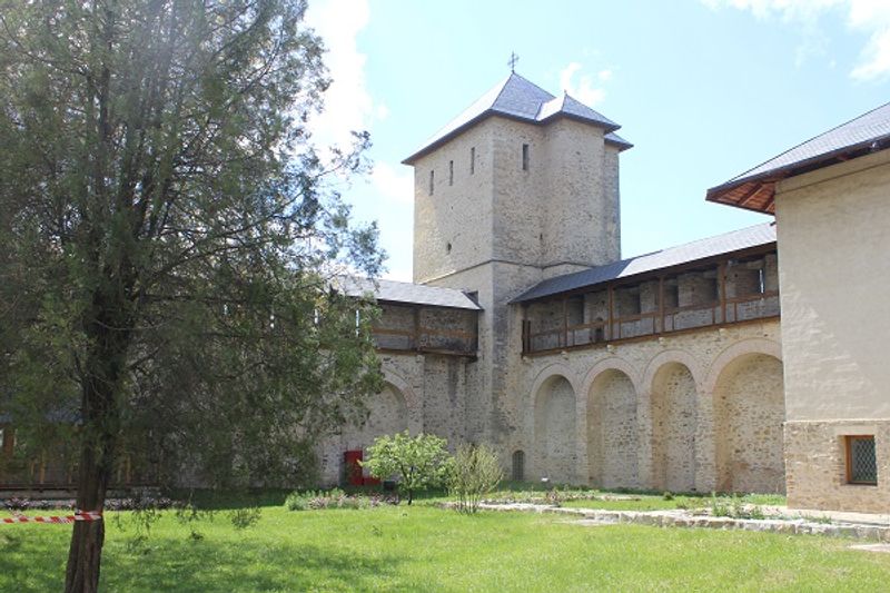 Das Kloster Dragomirna - Innenhof Das Kloster Dragomirna - Innenhof