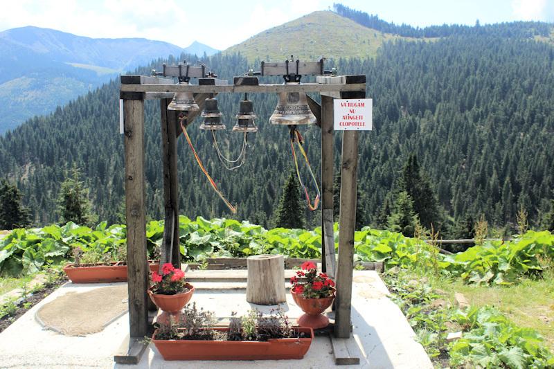 Glockenspiel innerhalb des Klosters (Mamastirea) Prislop