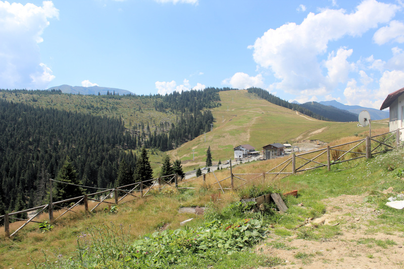 Blick vom Kloster (Mamastirea) Prislop