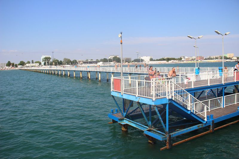 Brücke zur Anlegestelle in Mamaia