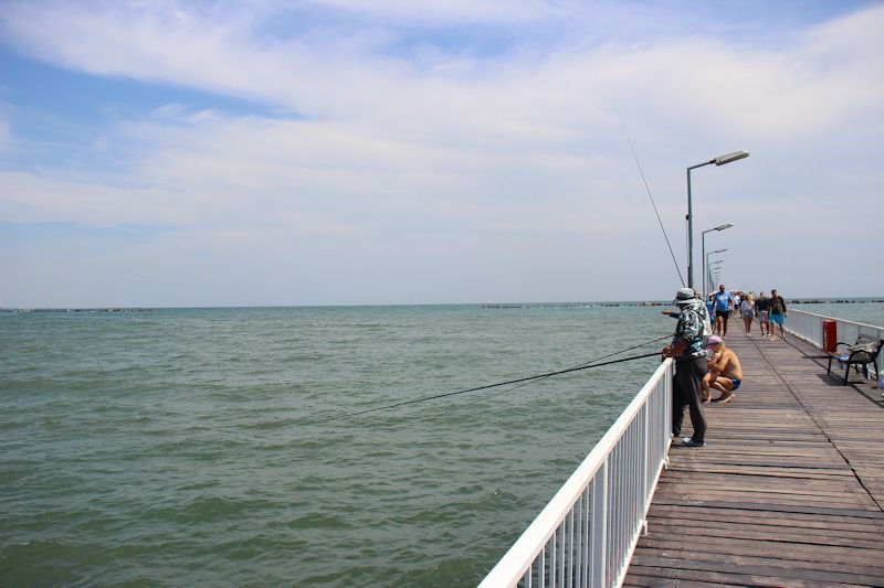 Brücke zur Anlegestelle in Mamaia