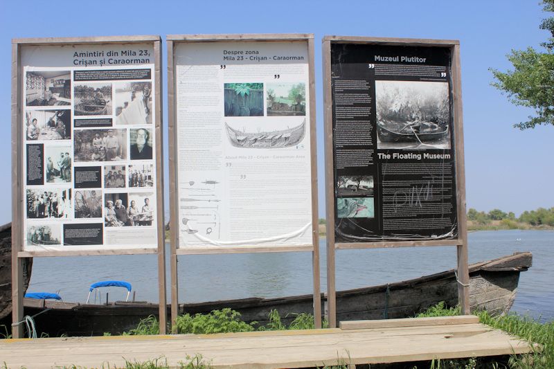 Foto: Informationstafeln über das Donaudelta und über Mila 23 Informationstafeln über das Donaudelta und über Mila 23