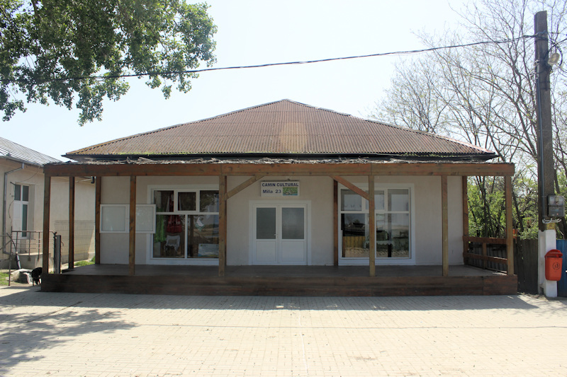 Kleines Informationszentrum in Mila 23