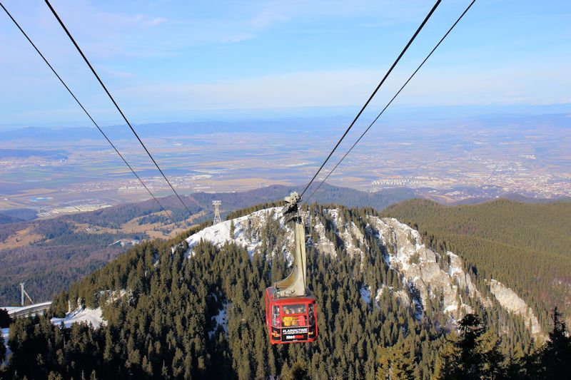 Von Braşov (Kronstadt) nach Poiana Brașov und mit der Seilbahn (Telecabina) auf den Vârful Postăvaru (1799 m)