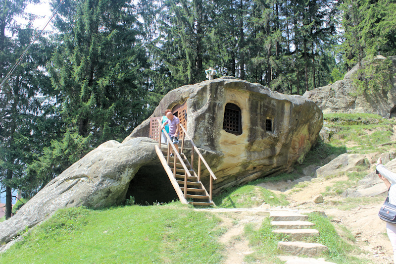 Felsenkloster in Putna