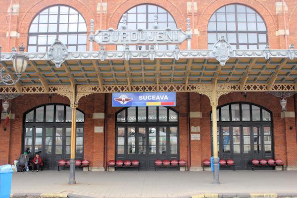 Der Bahnhof von Suceava - einer der schönsten Bahnhöfe in Rumänien