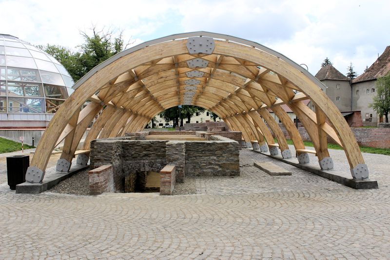 Geschützte Ausgrabung innerhalb der Festung von Targu Mures Geschützte Ausgrabung innerhalb der Festung von Targu Mures