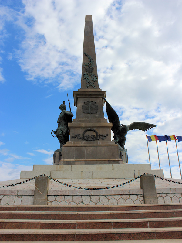 Blick auf das Unabhängigkeitsdenkmal - Tulcea ist das Tor zum Donaudelta