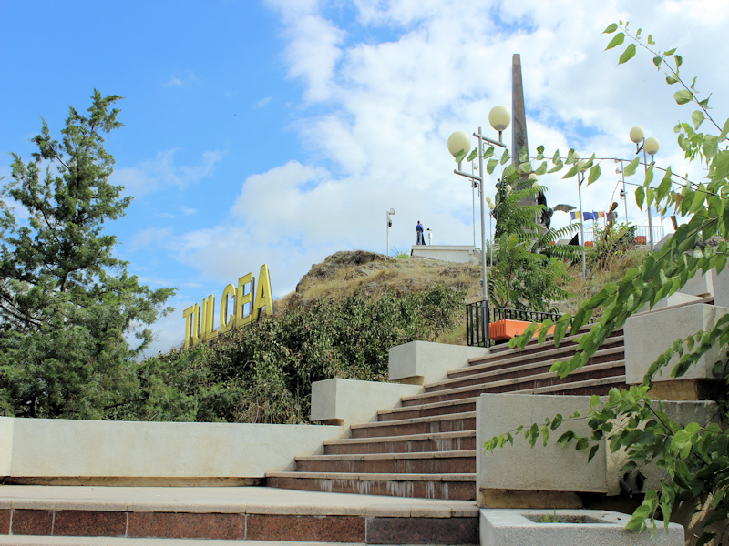 Blick auf das Unabhängigkeitsdenkmal - Tulcea ist das Tor zum Donaudelta