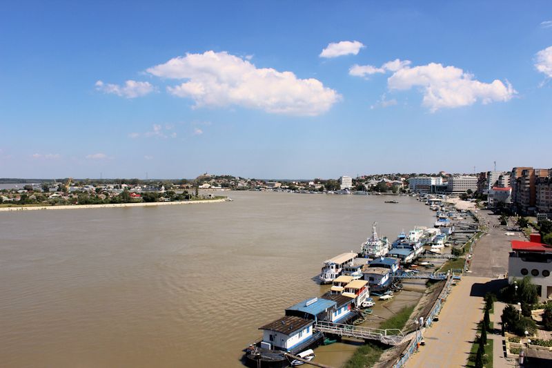 Blick auf die Donaupromenade in Tulcea Blick auf die Donaupromenade in Tulcea