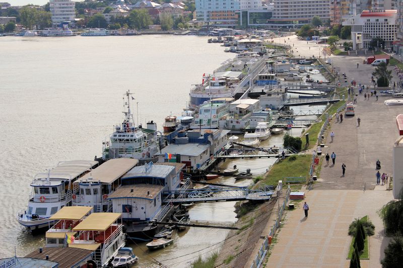 Blick auf die Donaupromenade in Tulcea Blick auf die Donaupromenade in Tulcea