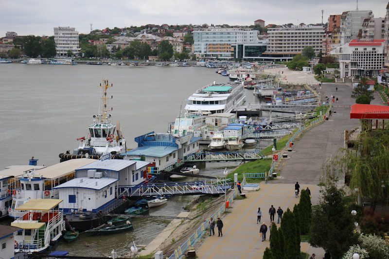 Blick auf die Uferpromenade in Tulcea