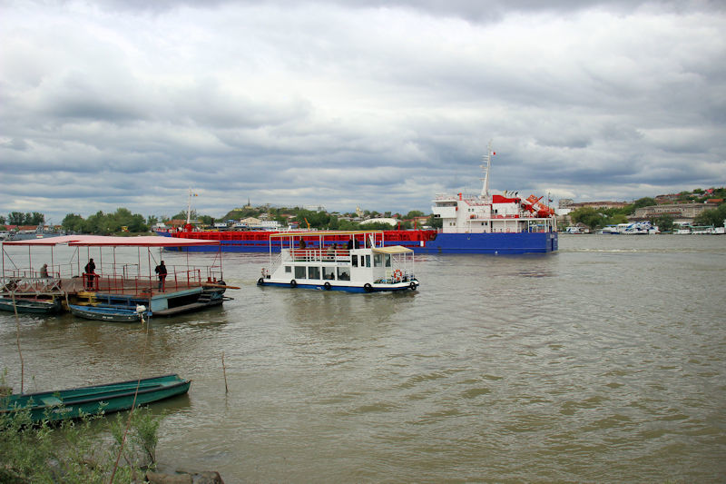 Schiffsverkehr aus der Donau zwischen Tulcea und Tudor Vladimirescu