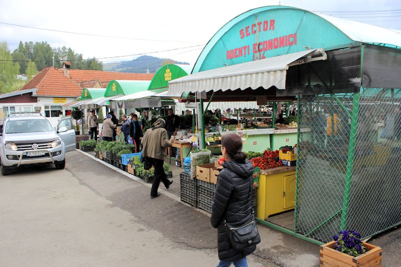 Der kleine Markt von Vatra Dornei Der kleine Markt von Vatra Dornei