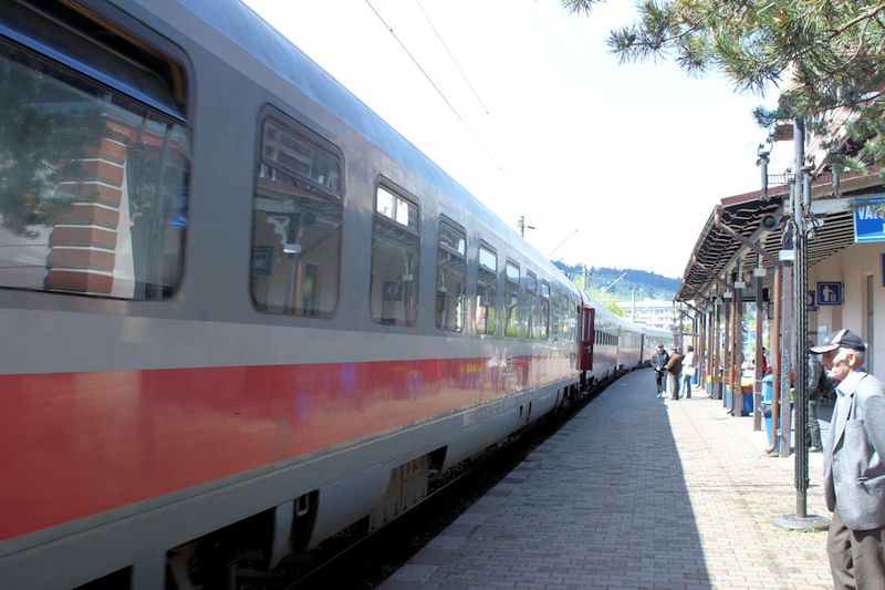 Am Bahnhof von Vatra Dornei Am Bahnhof von Vatra Dornei