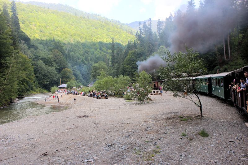 Paltin - Ziel der Fahrt mit der Wassertalbahn (Mocănița) Paltin - Ziel der Fahrt mit der Wassertalbahn (Mocănița)